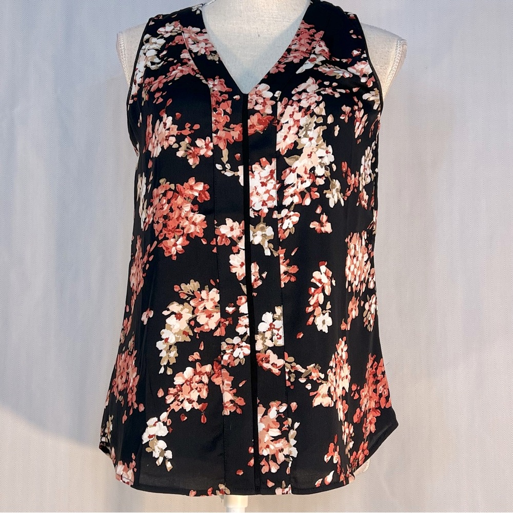 White House Black Market Floral Sleeveless Top Lightweight Black Peach & Tan XS👍